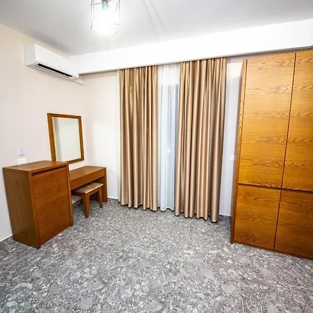 Center Hotel Ksamil