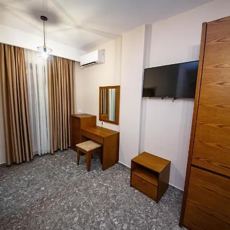 Hotel Center Ksamil