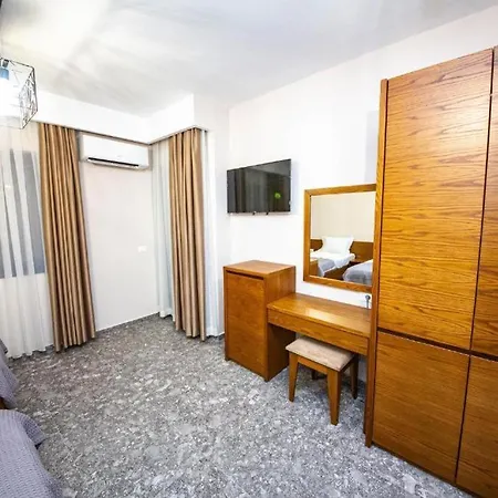Center Hotel Ksamil