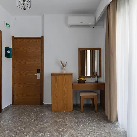 Ξενοδοχείο Center 3*