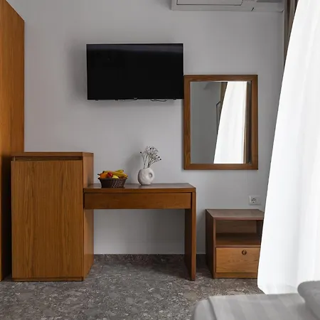 Hotel Center Ksamil